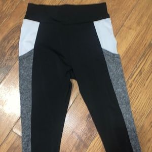 Black leggings with side pockets